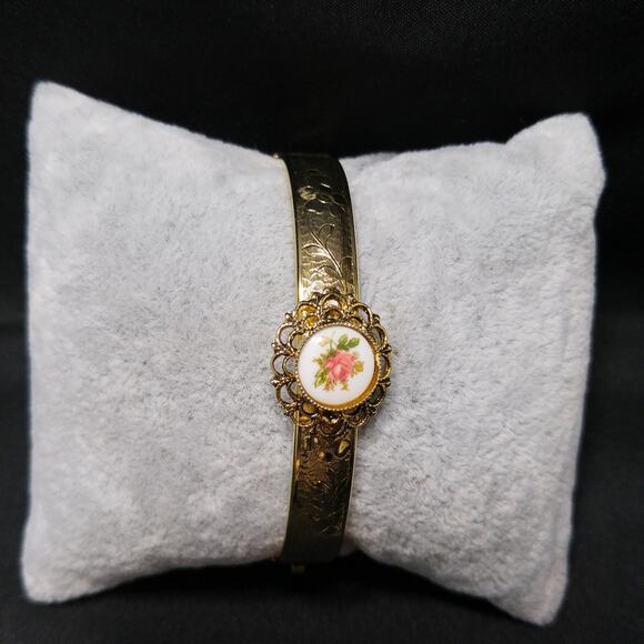 Vintage Floral Porcelain Hinged Bracelet, Repousse Gold Plated, 1950s - Picture 1 of 10